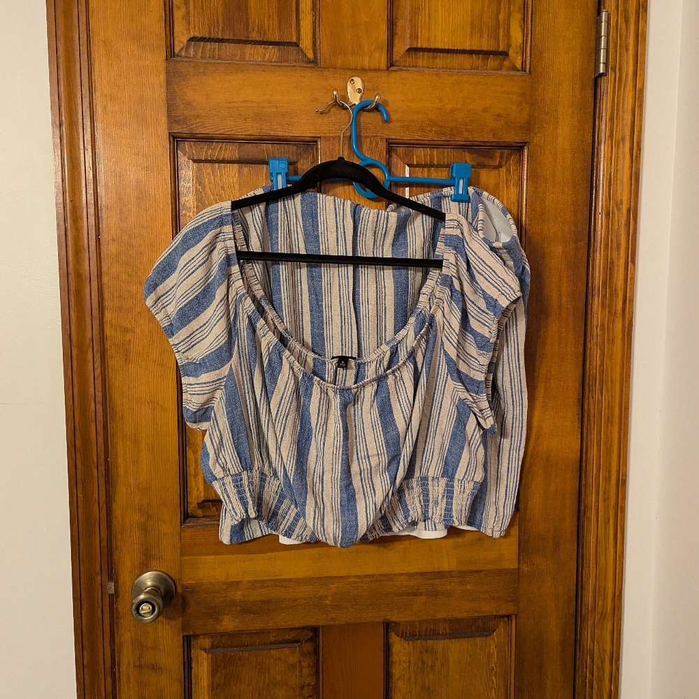 Torrid Two Piece Crop Top and Skirt Set Size 4